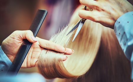 Cortar as pontas do cabelo faz ele crescer? Mito ou verdade?